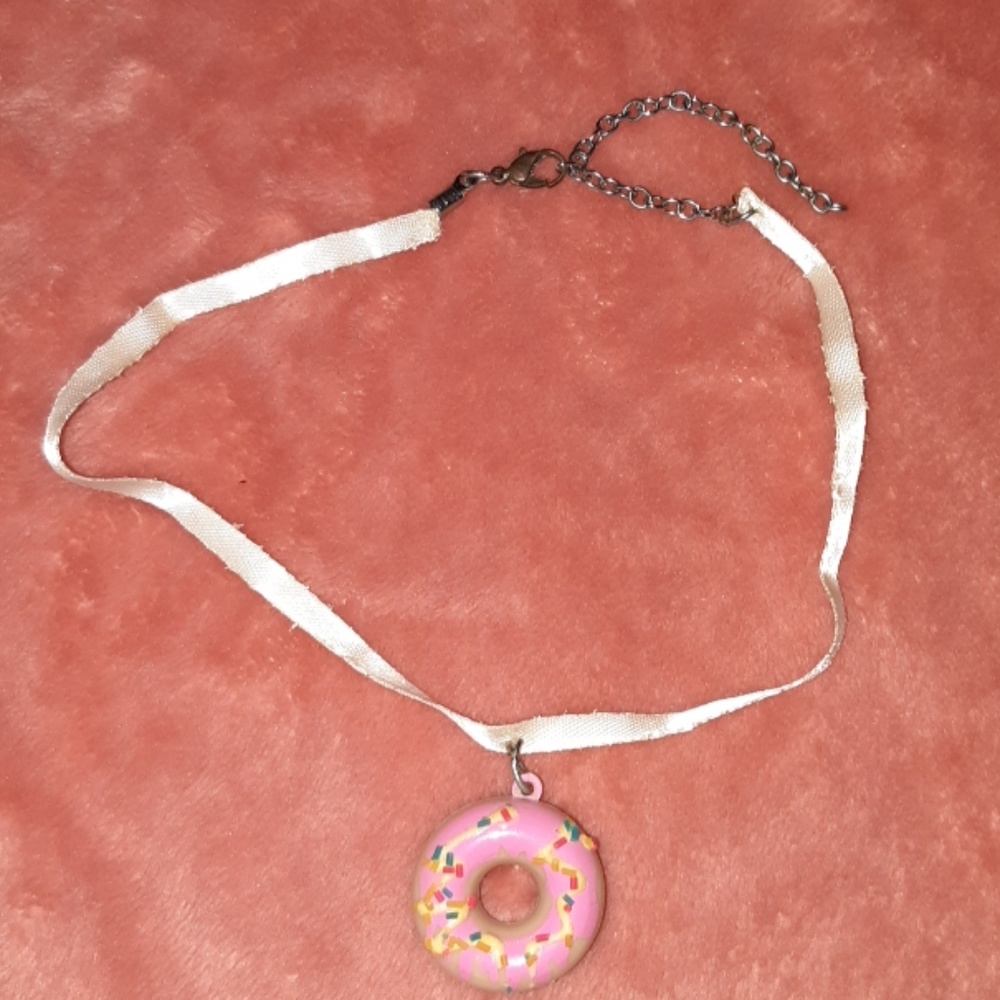 Donut Chocker 🍩🌟